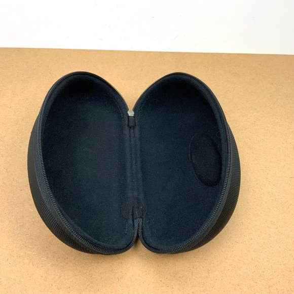 OAKLEY Zippered Sunglass Case - Picture 9 of 15